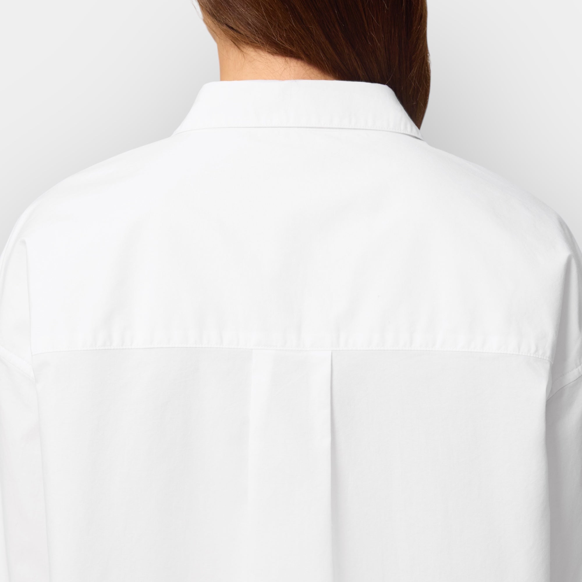 'I JUST WANT YOUR EXTRA TIME AND YOUR KISS' LIPS embroidered women's relaxed fit organic cotton 'Styler' shirt