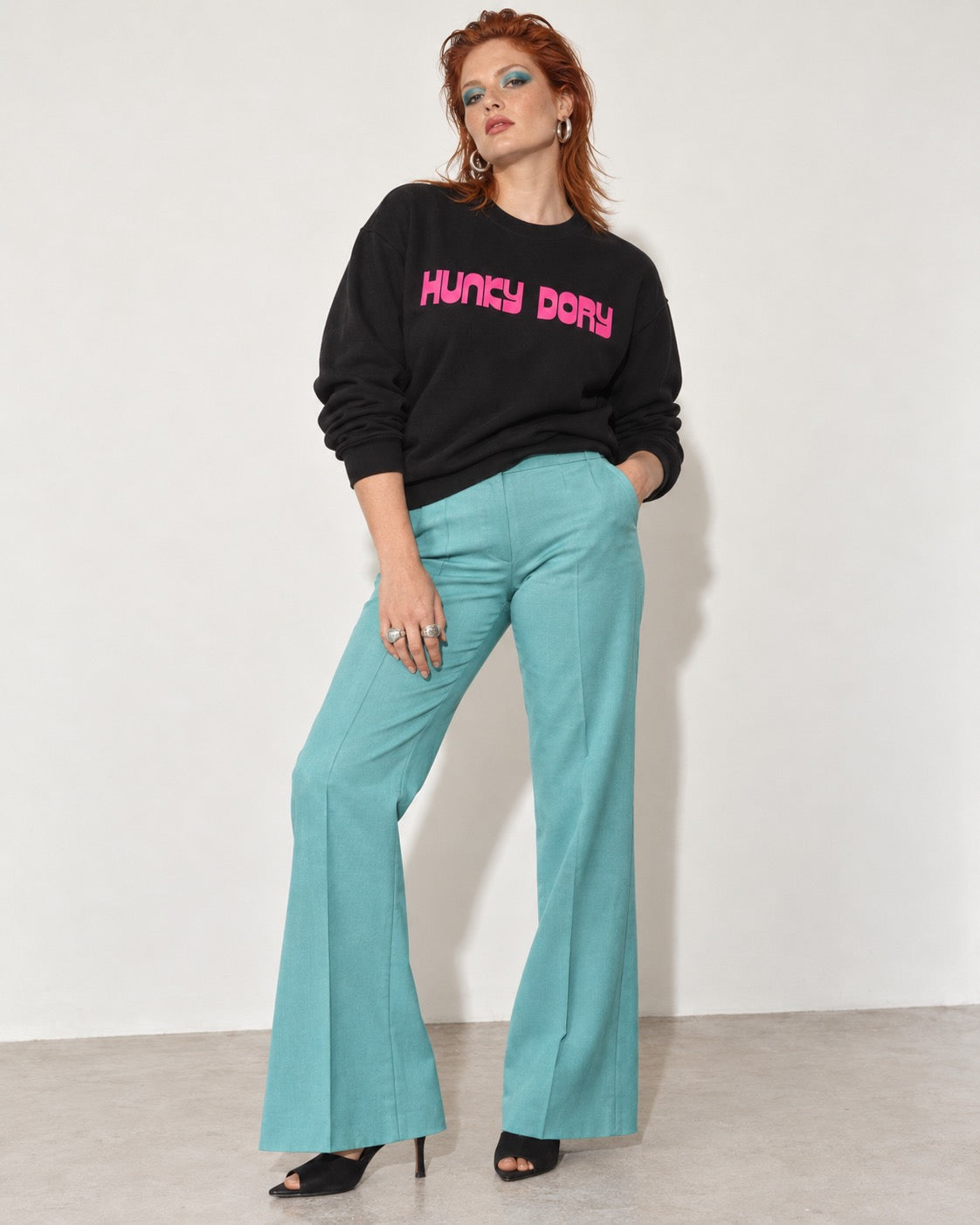 Women's 'HUNKY DORY' embroidered organic 'Matcher' sweatshirt - extended sizing