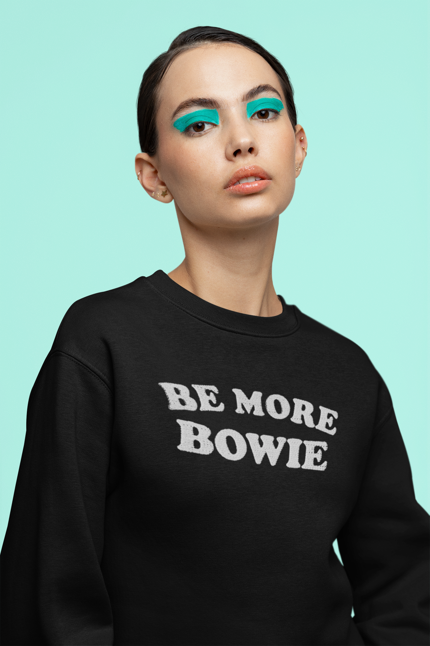 Be More Bowie - Sudadera orgánica unisex bordada estilo audaz de los años 70