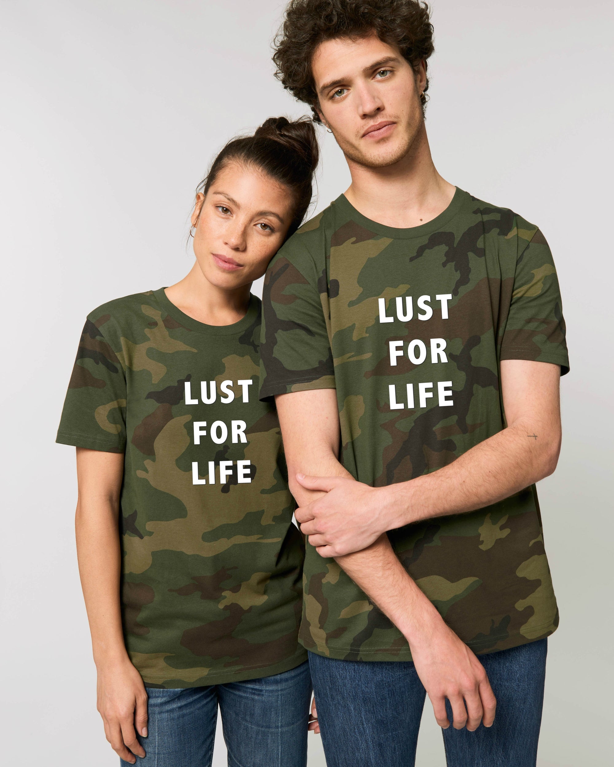 样品促销“LUST FOR LIFE”刺绣男女通用迷彩印花有机棉 T 恤（XS 码） 
