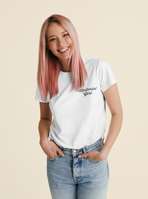 Material Girl Camiseta orgánica entallada de mujer bordada