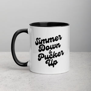 Taza impresa premium tipografía Simmer Down &amp; Pucker Up de los años 70
